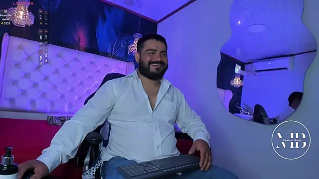MichaelBear  online show from October 2025 01:03:01 PM
