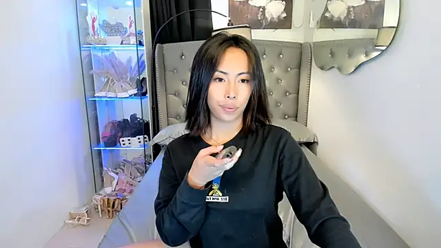 reighnempress online show from March 2026 01:08:01 PM