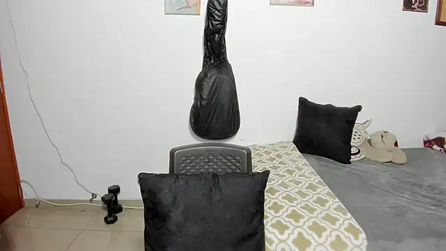 D-yanamilf online show from October 2025 08:00:01 AM