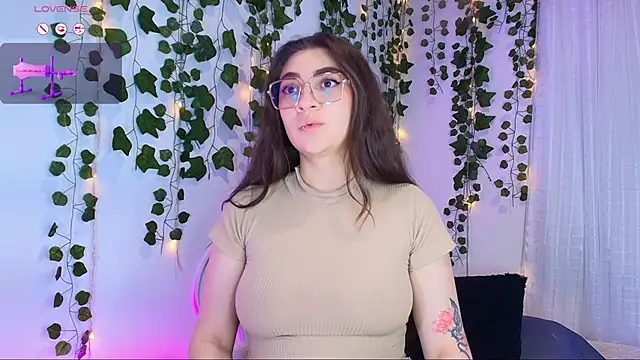 Snapshot of Samii_Evans chatting on October 2025 06:14:01 AM Samii Evans online show from October 2025 06:14:01 AM