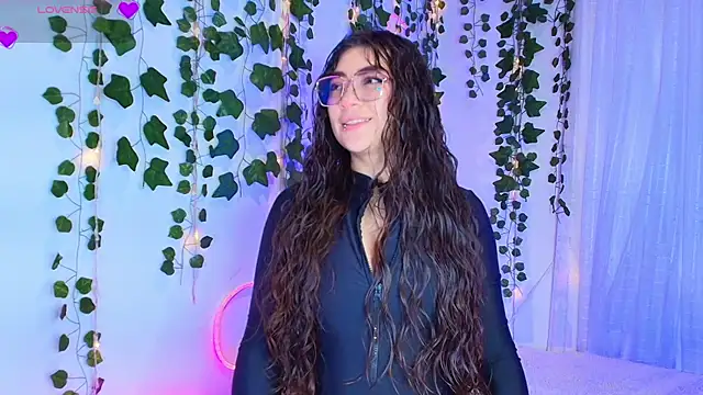 Snapshot of Samii_Evans chatting on December 2025 01:09:01 AM Samii Evans online show from December 2025 01:09:01 AM