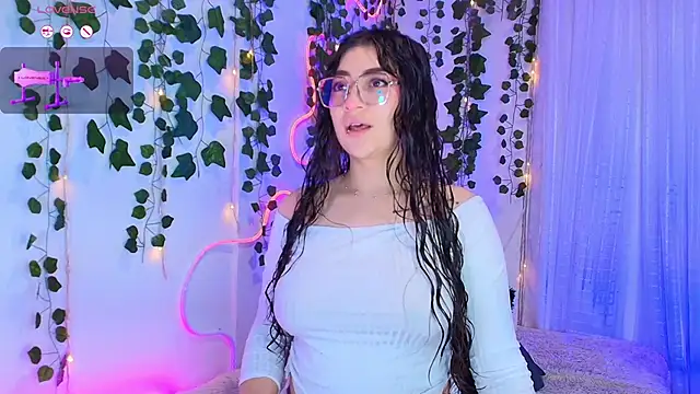 Snapshot of Samii_Evans chatting on November 2025 02:36:02 AM Samii Evans online show from November 2025 02:36:02 AM