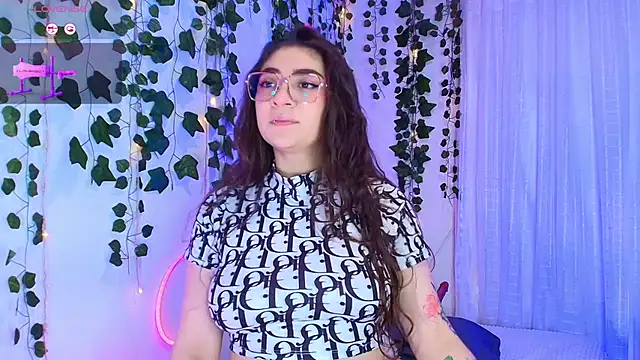 Snapshot of Samii_Evans chatting on November 2025 01:32:02 AM Samii Evans online show from November 2025 01:32:02 AM