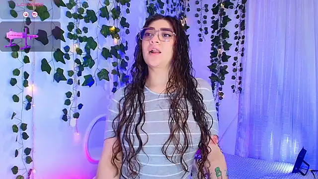 Snapshot of Samii_Evans chatting on November 2025 12:00:01 AM Samii Evans online show from November 2025 12:00:01 AM