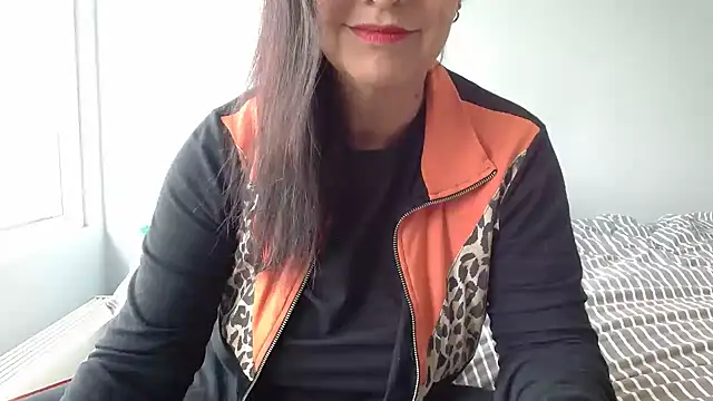 Snapshot of Linda1975 chatting on June 2026 12:05:02 PM Linda1975 online show from June 2026 12:05:02 PM