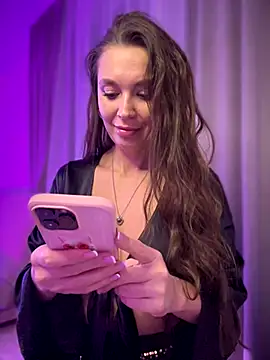Emma Catt online show from December 2024 09:42:02 PM