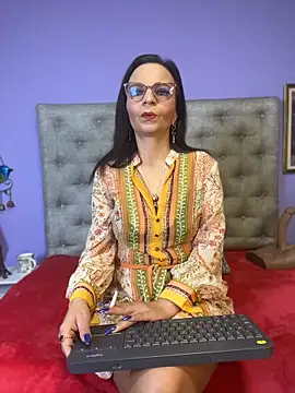 Snapshot of Miss_ellien chatting on July 2026 04:18:02 AM Miss ellien online show from July 2026 04:18:02 AM