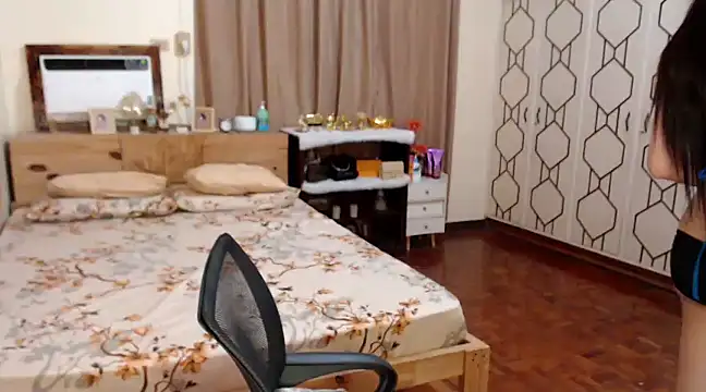 LoveMarieFoxxx online show from February 2025 06:19:01 AM