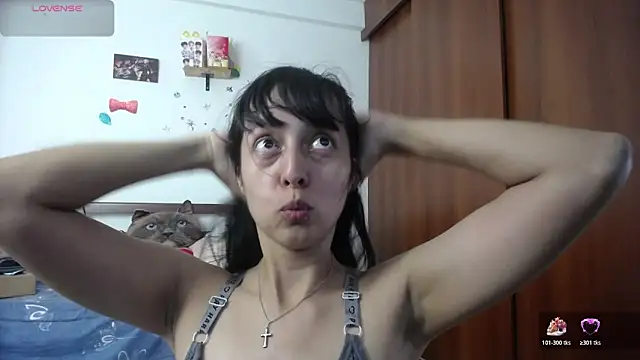 Moon lunita online show from November 2025 04:00:01 PM