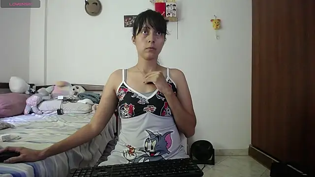 Moon lunita online show from February 2026 07:12:01 PM