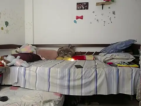 Moon lunita online show from September 2025 02:56:02 PM