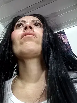 Snapshot of Tania_mature chatting on April 2026 05:20:02 PM Tania mature online show from April 2026 05:20:02 PM