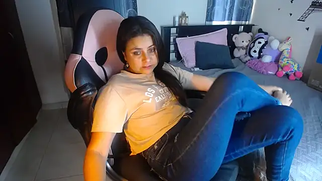 Snapshot of violeta_campbell chatting on November 2025 08:31:02 PM violeta campbell online show from November 2025 08:31:02 PM