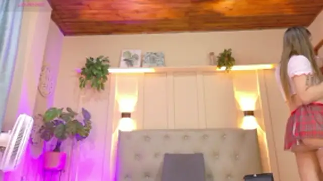 nicol snow online show from March 2026 07:19:02 PM