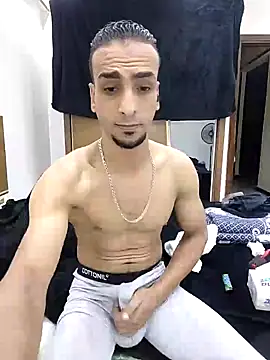 Snapshot of highguy chatting on September 2025 03:34:02 AM highguy online show from September 2025 03:34:02 AM