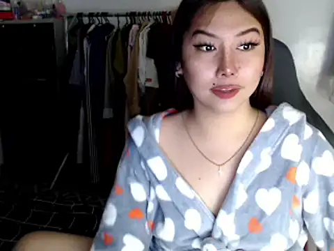 urqueendominant online show from March 2025 03:43:01 AM