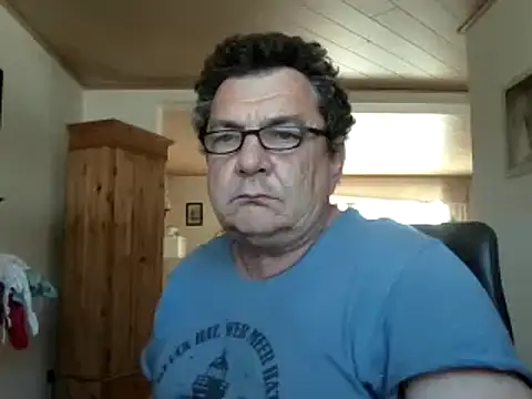 Snapshot of Nobbie444 chatting on April 2026 01:37:01 PM Nobbie444 online show from April 2026 01:37:01 PM