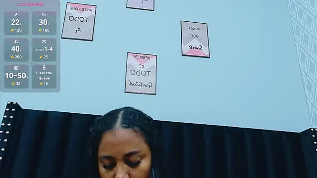 Snapshot of colombiamommy chatting on February 2026 12:18:01 PM colombiamommy online show from February 2026 12:18:01 PM