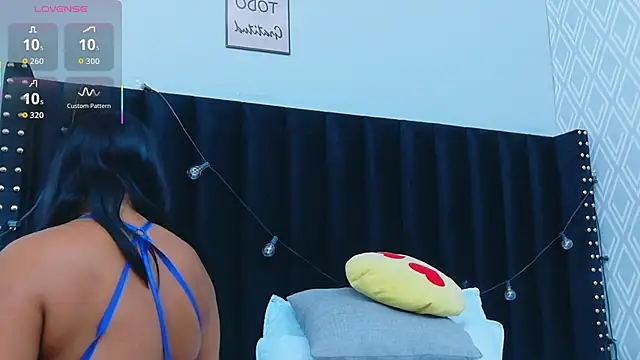 colombiamommy online show from November 2025 12:44:02 PM