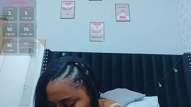 colombiamommy online show from November 2025 12:20:01 PM