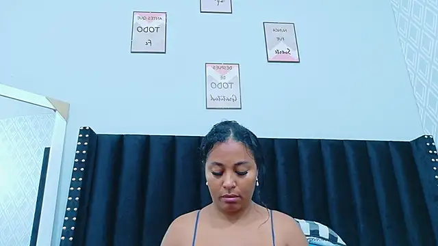 Snapshot of colombiamommy chatting on February 2026 12:26:01 PM colombiamommy online show from February 2026 12:26:01 PM