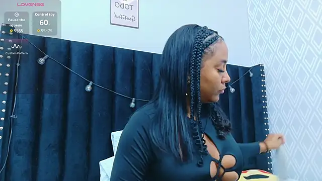 colombiamommy online show from October 2025 01:54:02 PM