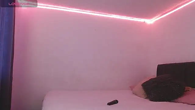 Melaniie01 online show from May 2026 10:15:02 PM