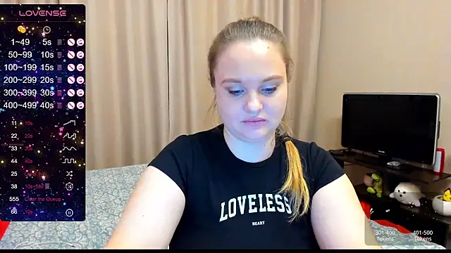 Snapshot of AlanaBrox chatting on December 2024 12:41:02 AM AlanaBrox online show from December 2024 12:41:02 AM