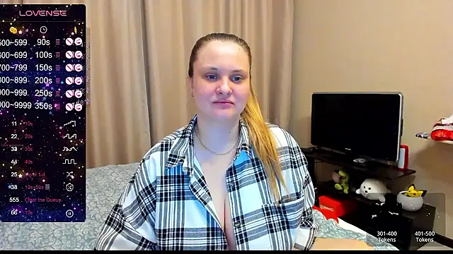 Snapshot of AlanaBrox chatting on December 2024 12:46:01 AM AlanaBrox online show from December 2024 12:46:01 AM