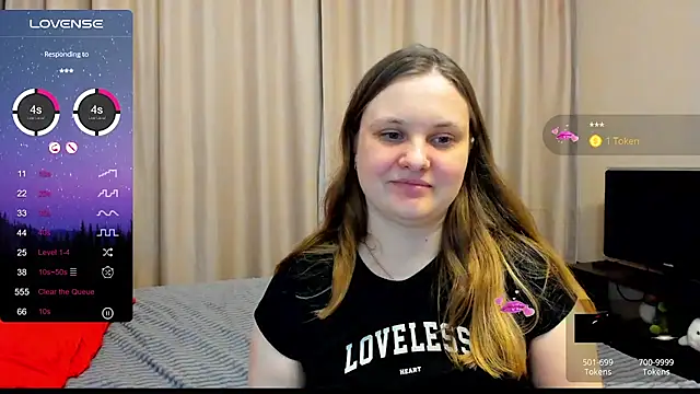 Snapshot of AlanaBrox chatting on March 2025 06:01:01 PM AlanaBrox online show from March 2025 06:01:01 PM