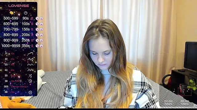 Snapshot of AlanaBrox chatting on February 2025 09:42:01 AM AlanaBrox online show from February 2025 09:42:01 AM