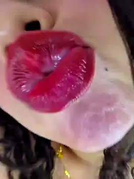 miafresa hot online show from December 2025 11:44:02 PM