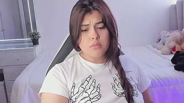 Alyaa s online show from March 2025 05:41:02 PM