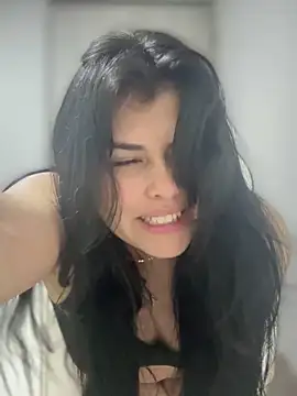 Alyaa s online show from November 2025 01:52:02 AM