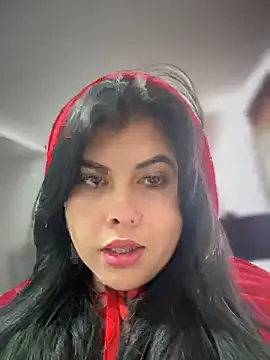 Alyaa s online show from October 2025 06:15:01 PM