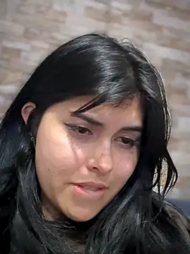 Alyaa s online show from October 2025 04:44:01 AM