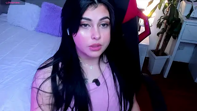 Alyaa s online show from March 2026 07:54:01 PM