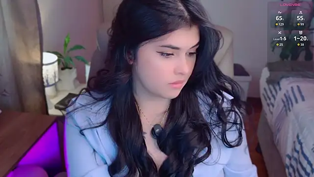 Alyaa s online show from April 2026 07:22:01 PM