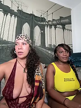 Snapshot of TilaTotti chatting on February 2025 05:09:02 AM TilaTotti online show from February 2025 05:09:02 AM