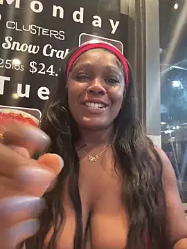 Snapshot of TilaTotti chatting on March 2025 01:31:02 AM TilaTotti online show from March 2025 01:31:02 AM