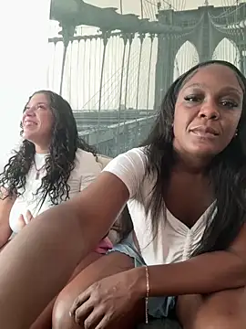 Snapshot of TilaTotti chatting on February 2025 10:09:02 PM TilaTotti online show from February 2025 10:09:02 PM