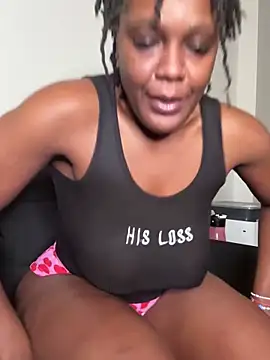 Snapshot of TilaTotti chatting on March 2025 01:59:02 AM TilaTotti online show from March 2025 01:59:02 AM