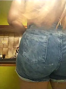 sasha hot98 online show from March 2026 05:32:02 AM