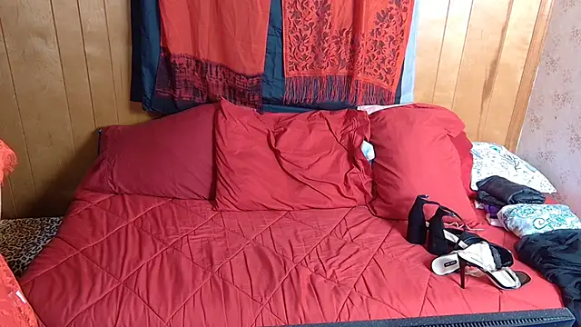 Leesdesires online show from April 2026 10:31:01 AM