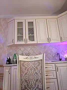 mom4you online show from April 2026 09:33:01 AM