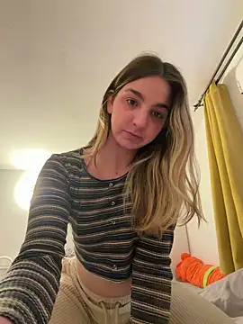 DoriDeluxe66 online show from April 2026 05:10:01 PM