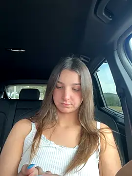 DoriDeluxe66 online show from October 2025 12:17:02 PM
