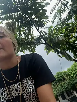 Snapshot of Sarita-candy chatting on January 2025 05:13:01 PM Sarita-candy online show from January 2025 05:13:01 PM