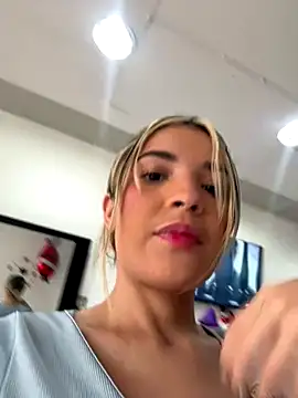 Snapshot of Sarita-candy chatting on December 2025 07:13:01 PM Sarita-candy online show from December 2025 07:13:01 PM