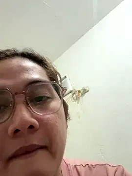 Snapshot of MarieLoveGlamorous chatting on January 2026 11:09:02 PM MarieLoveGlamorous online show from January 2026 11:09:02 PM